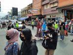 polisi-menertibkan-kesemrawutan-di-kawasan-hazet-kota-tasikmalaya-minggu.jpg