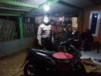 polisi-saat-amankan-motor-penjual-ikan-cue-yang-kabur.jpg