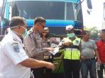 polisi-sidak-bus-menjelang-iduladha-di-leuwipanjang_20160907_105955.jpg