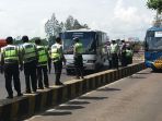 Polres Bandung Gelar Operasi Penyekatan di Dekat Gerbang Tol Cileunyi