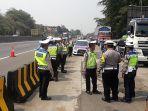 polres-cimahi-ramp-check-di-tol-cipularang-kilometer-121-492019.jpg