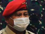 prabowo-kenakan-baret-merah-kopassus.jpg