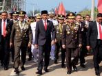 presiden-joko-widodo-menuju-acara-hut-tni_20171005_113804.jpg
