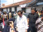 presiden-joko-widodo-menyapa-warga-cibatu-garut-saat-melakukan-kunjungan-kerja-ke-garut.jpg