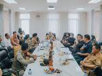 rapat-bersama-jajaran-pemkab-karawang-dan-juga-pimpinan-pt-vim.jpg