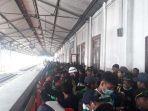 ratusan-bonek-serbu-bandung.jpg