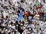 ribuan-ormas-islam-demo-ahok_20161101_210034.jpg