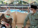 ridwan-kamil-berbincang-dengan-khofifah.jpg