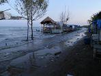 rob-pantai-karangsong.jpg