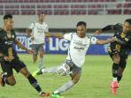 robi-darwis-persib-vs-dewa-united.jpg