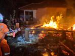rumah-di-Darmaraja-Sumedang-hangus-terbakar.jpg