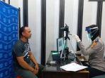 salah-seorang-warga-kabupaten-majalengka-sedang-mendapatkan-pelayanan-sim.jpg