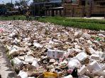 sampah-di-aliran-sungai-di-desa-tugu-kidul.jpg