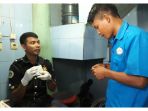 sat-narkoba-polres-bandung-sopir-bus-tes-urine_20170621_171711.jpg