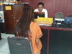 seni-apriliani-28-pembantu-rumah-tangga-yang-mencuri-emas-milik-majikan_20180903_182644.jpg