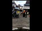 seorang-perempuan-mengamuk-tak-terkendali.jpg