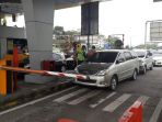 situasi-gerbang-tol-cileunyi-dalam-keadaan-lengang-jumat-2362017_20170623_114652.jpg