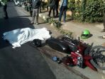 situasi-setelah-pengendara-motor-terlindas-truk-roda-enam-di-jalan-raya-bandung-sumedang_20170823_115214.jpg