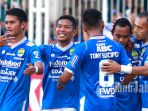 skuat-persib-bandung-merayakan-gol-yang-dicetak-atep_20180815_195011.jpg