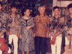 soeharto-dan-empat-pengamen.jpg