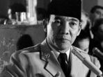 soekarno-kena-tipu-tukang-becak-dan-psk_20181004_184635.jpg