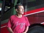 sopir-bus-sri-padma-kencana-nana-mardiana.jpg