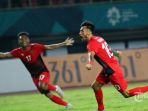stefano-lilipaly-saddil-ramdani-timnas-u-23-indonesia_20180821_080643.jpg