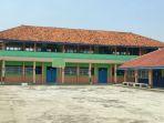 suasana-smpn-3-leuwimunding-tanpa-kegiatan-belajar-mengajar-setelah-dua-siswa-terpapar-covid-19.jpg