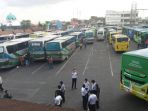 suasana-terminal-cicaheum-kota-bandung-pada-h-3-lebaran-2017_20170622_142903.jpg