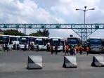 suasana-terminal-leuwipanjang-minggu-27-des-2015_20151227_224241.jpg
