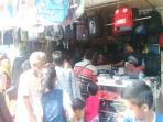 suasana-toko-perlengkapan-sekolah-di-jalan-siti-jenab_20160712_111559.jpg