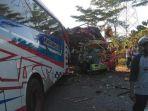 tabrakan-antara-bus-dan-truk-di-jalan-raya-probolinggo.jpg