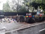 taman-cicukang-bersebelahan-dengan-tumpukan-sampah_20171025_101728.jpg