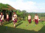 tarian-kaulinan-lembur-dimainkan-oleh-anak-anak.jpg