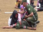 teatrikal-berupa-sosio-drama-yang-dilakukan-oleh-anggota-tni_20171005_181106.jpg