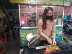 teteh-cantik-ini-penjual-sate-legendaris-di-lembang-sate-kelinci-dan-gulainya-maknyus.jpg