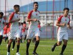 thiago-apolina-pereira-dan-maike-henrique-persija.jpg