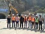 tim-lapi-itb-saat-melakukan-investigasi-geoteknik.jpg