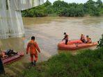 tim-sar-gabungan-sungai-cimanuk-indramayu-342020.jpg