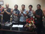 tim-tribe-iot-merayakan-keberhasilan-memasang-iot-di-jayapura.jpg
