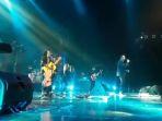 tulus-tampil-di-gelaran-konser-swaraloka-seri-kedua-di-bandung.jpg
