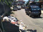 tumpukan-sampah-di-tempat-sampah-di-jalan-kramat.jpg