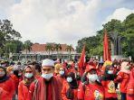 unjuk-rasa-buruh-subang-saat-mayday.jpg