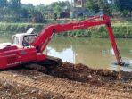 untuk-mengantisipasi-terjadinya-banjir-sungai-citarum-terus-dibenahi-dengan-pengerukan-sedimen.jpg