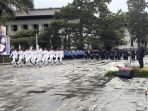 upacara-peringatan-hari-guru-nasional-tingkat-provinsi-jawa-barat-halaman-depan-gedung-sate_20171127_105721.jpg