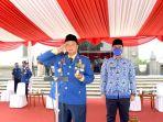 uu-rizhanul-saat-menjadi-inspektur-upacara-pada-peringatan-hut-ke-103-pemadam-kebakaran.jpg