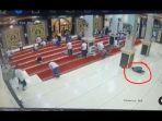 video-detik-detik-jemaah-meninggal-saat-salat-sunah-subuh-ternyata-dosen-unhas.jpg