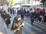 viral-murid-paud-bawa-replika-senjata-laras-panjang_20180818_214126.jpg