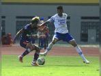 wander-luiz-persita-vs-persib.jpg