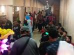 warga-berteduh-hujab-guyur-bandung.jpg